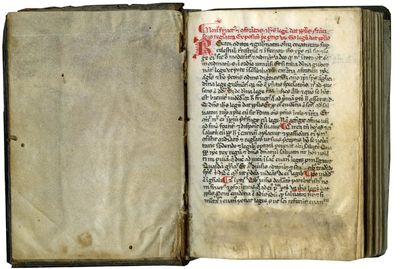 Franciscan miscellany including excerpts from De conformitate vitae beati Francisci ad vitam domini Ihesu and De imitatione Christi; De dignitate sacerdotum; De officio et tempore septuagesime; and Animadversiones circa sacrosanctum missae sacrificium [in Italian translation]; decorated medieval manuscript on parchment and paper