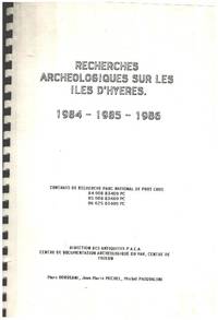 image of Recherches archéologiques sur les iles d'hères 1984-1985-1986/ nombreuses photographies collées