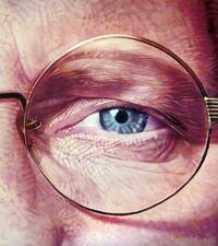 Close Portraits; Lyons, Lisa and Martin Friedman (Text)