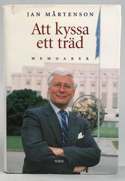 Att kyssa ett träd. Memoarer. [Utg. av] Wahlström…