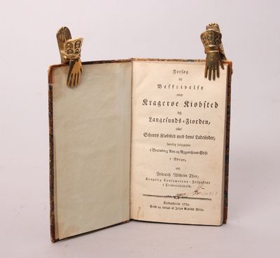 Forsøg til Beskrivelse over Kragerø Kiøbsted og Langesunds-Fjorden, eller Scheens Kiøbsted med dens Ladesteder, samtlig beliggende i Bradsberg Amt og Aggershuus Stift i Norge, ved Friderich Wilhelm Thue, Kongelig Consumtions-Inspektør i Friderichshald. (photo 2)