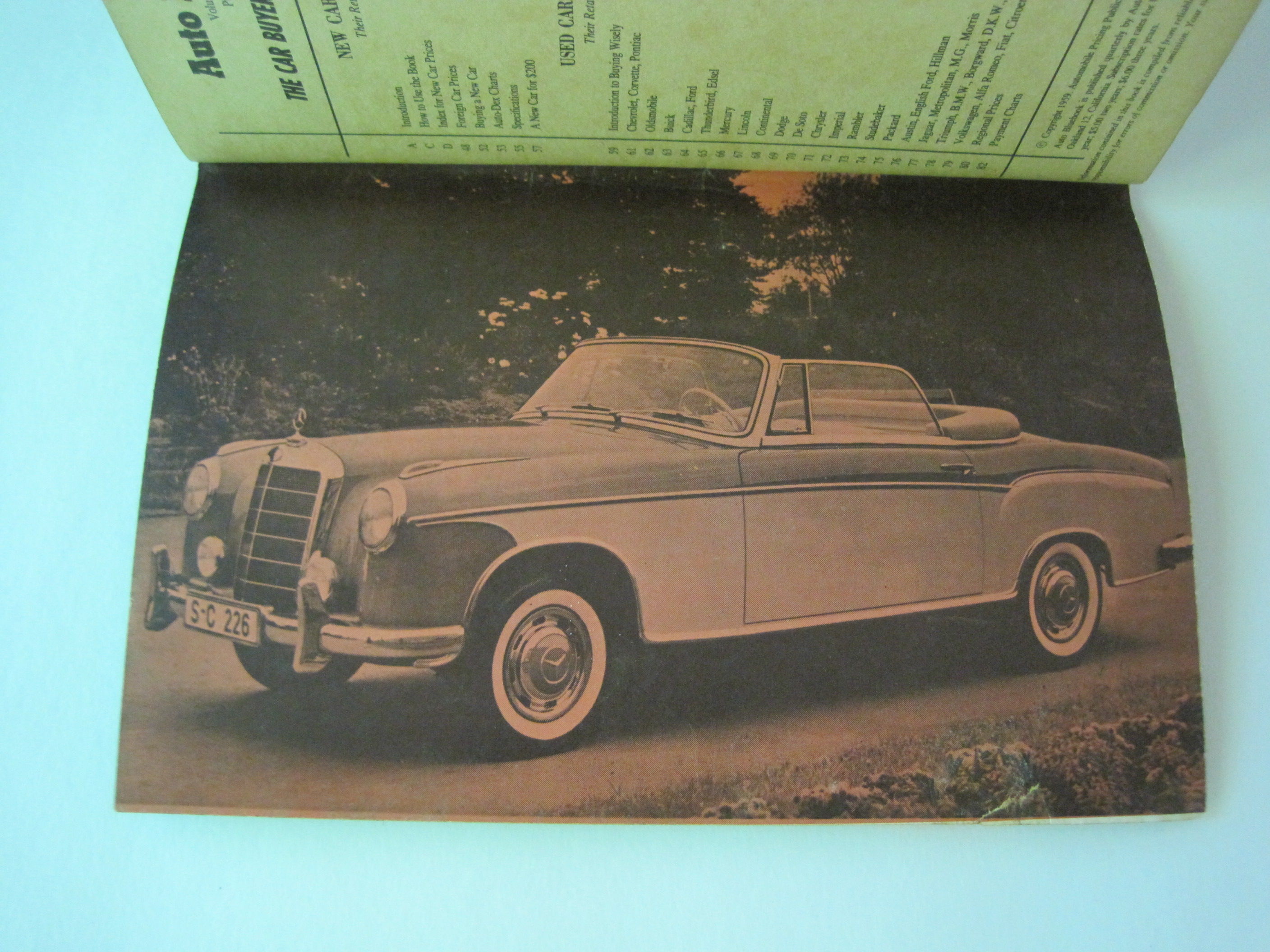 Auto Blue Book [Bluebook] The Car Buyers Guide & Price Book Volume