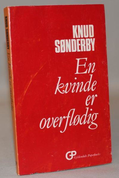 En kvinde er overflødig.