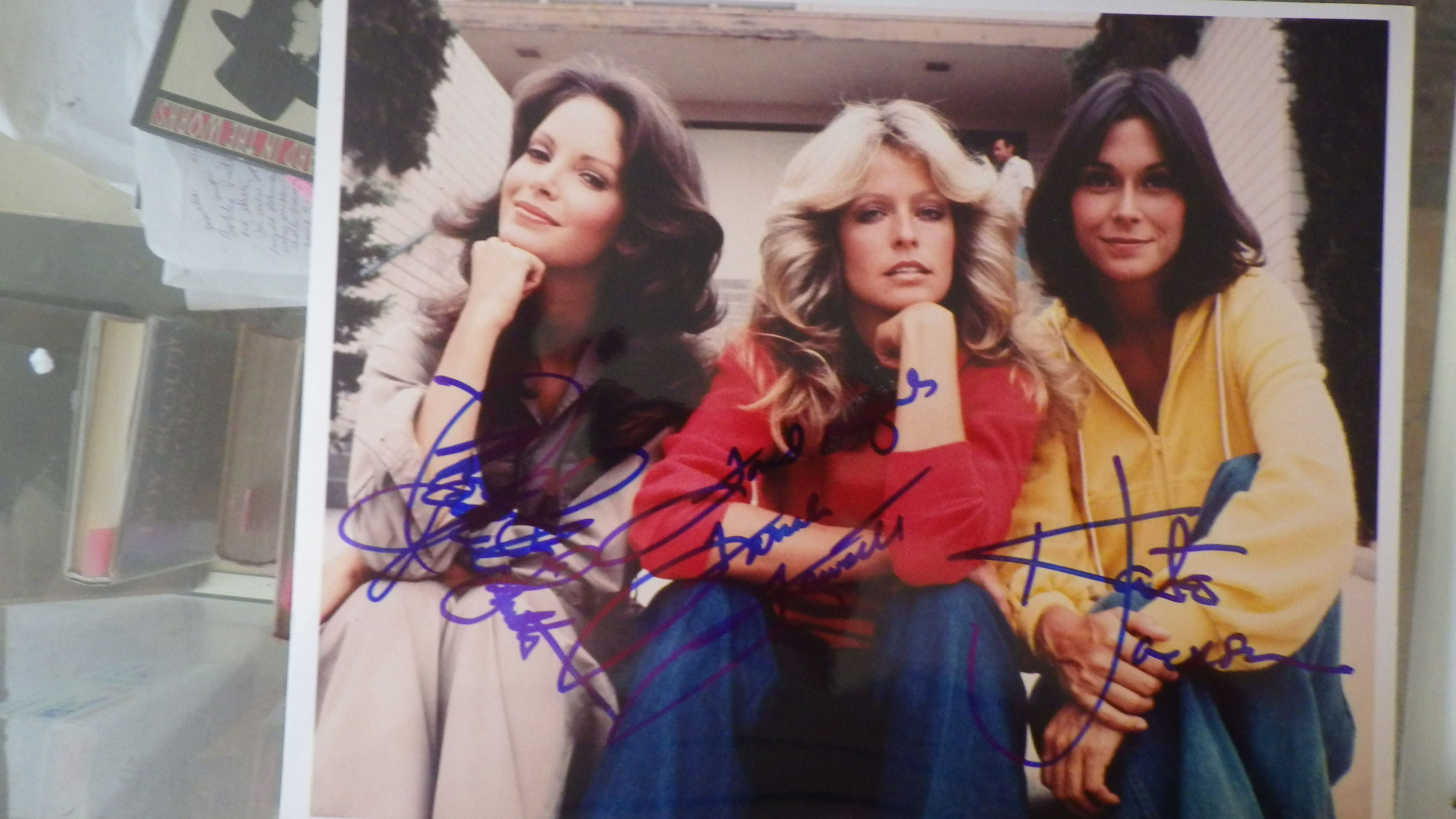 SIGNED Color Oblong Photograph of All 3 Original Charlies Angels Seated  Smiling Wearing Beige, Red \u0026 Yellow Tops Farrah Fawcett, Kate Jackson,  Jacqueline Smith TV Series by SIGNED Farrah Fawcett, Kate Jackson,, image size:4608x2592
