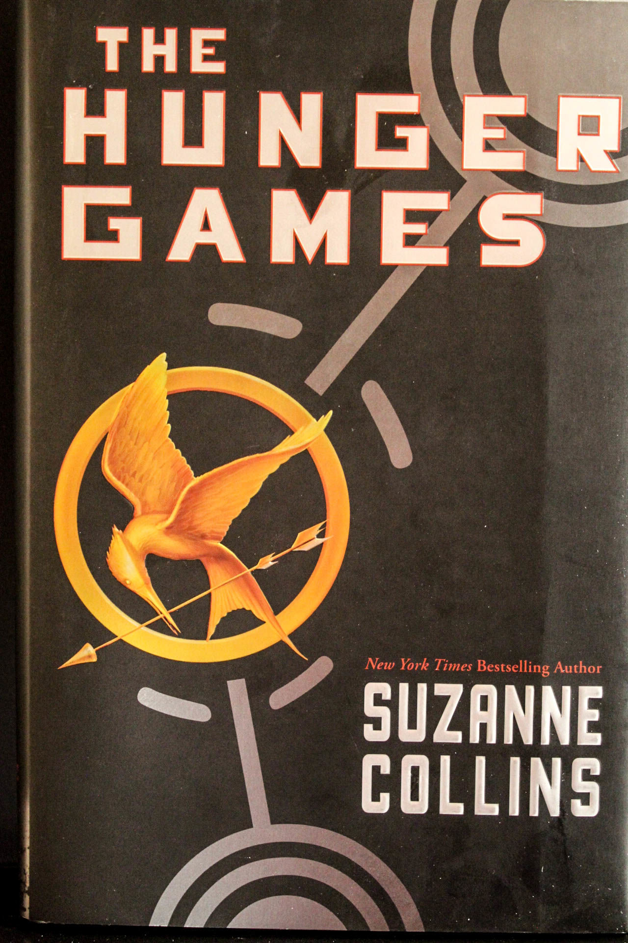 The Hunger Games By Suzanne Collins – Paperback (2012, Scholastic) Good Condition
