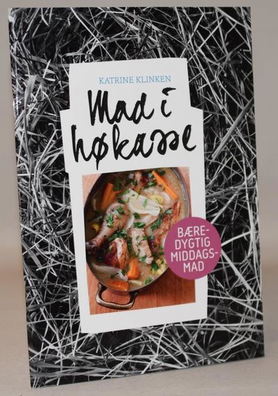 Mad i høkasse.
