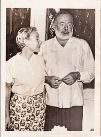 image of ORIGNAL Press photograph of Ernest Hemingway and Mary Welsh Hemingway, 1953