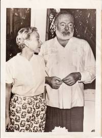 ORIGNAL Press photograph of Ernest Hemingway and Mary Welsh Hemingway, 1953 by Hemingway, Ernest, Mary Welsh Hemingway (subjects) - 1954