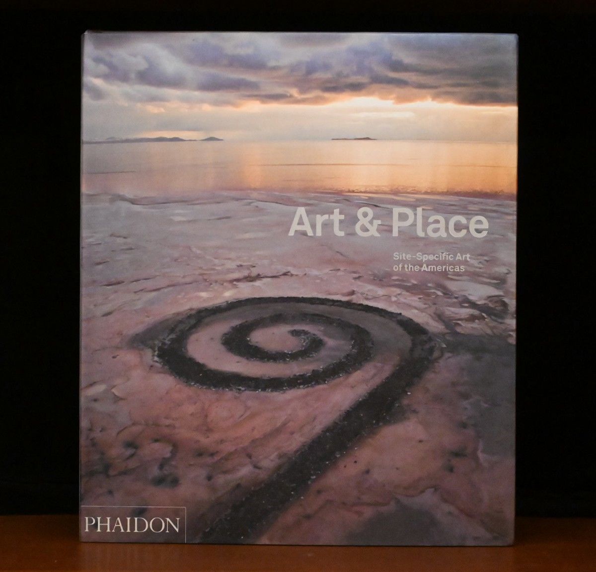 洋書 Art & Place: Site-Specific Art Art & Place: Site-Specific Art of the Americas by Adrian Locke