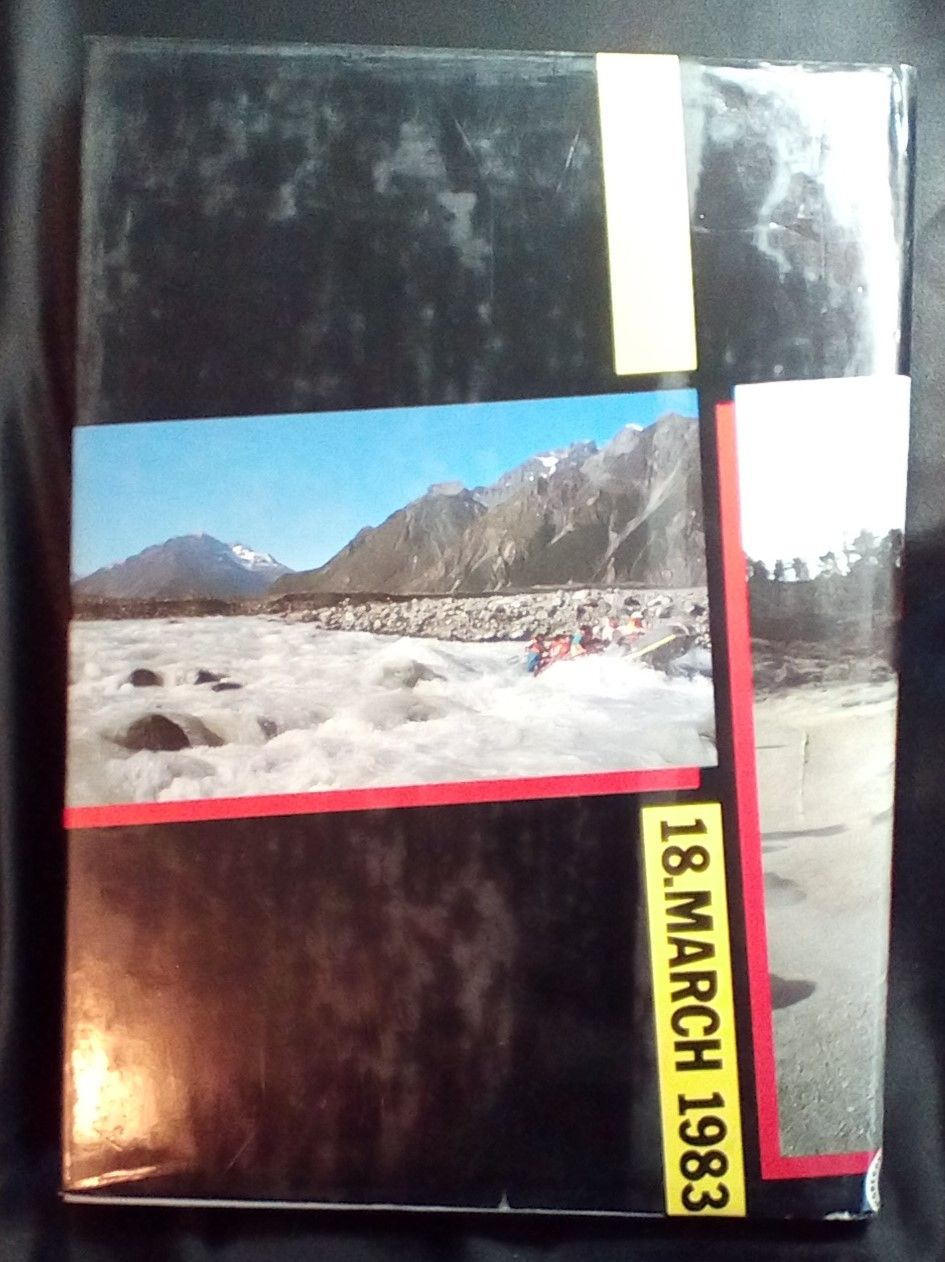 A Day in the Life of New Zealand by McGregor, Malcolm, Ed