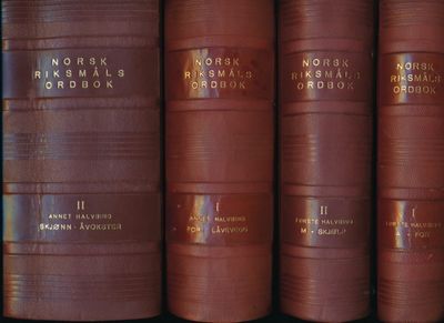 Norsk riksmålsordbok . 1-4. Utarbeidet av Trygve…